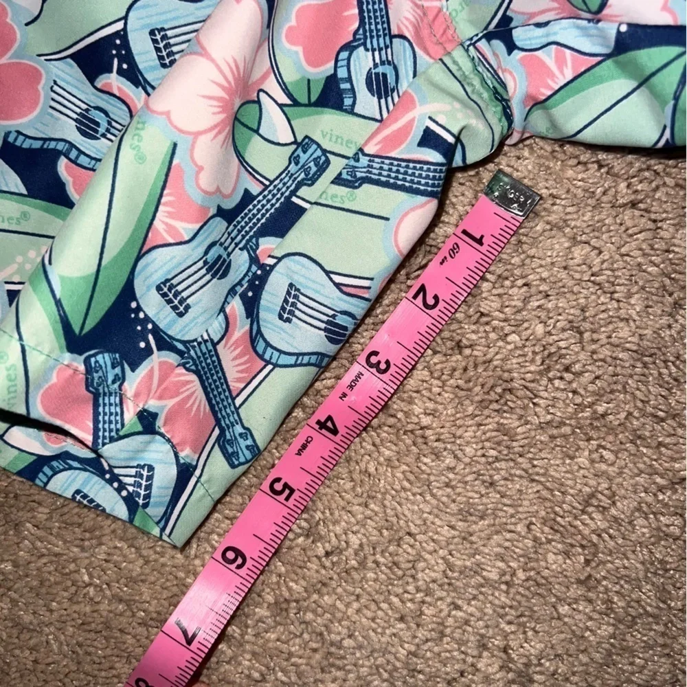 Vineyard Vines Men’s a happy Swim Trunks Pink Blue Flowers and Guitars Size Sm